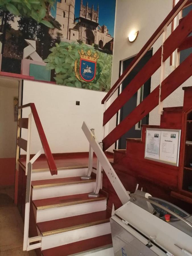 Hostal Jaime I Huesca Esterno foto