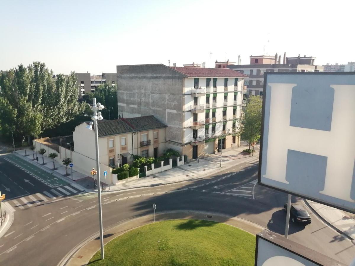 Hostal Jaime I Huesca Esterno foto