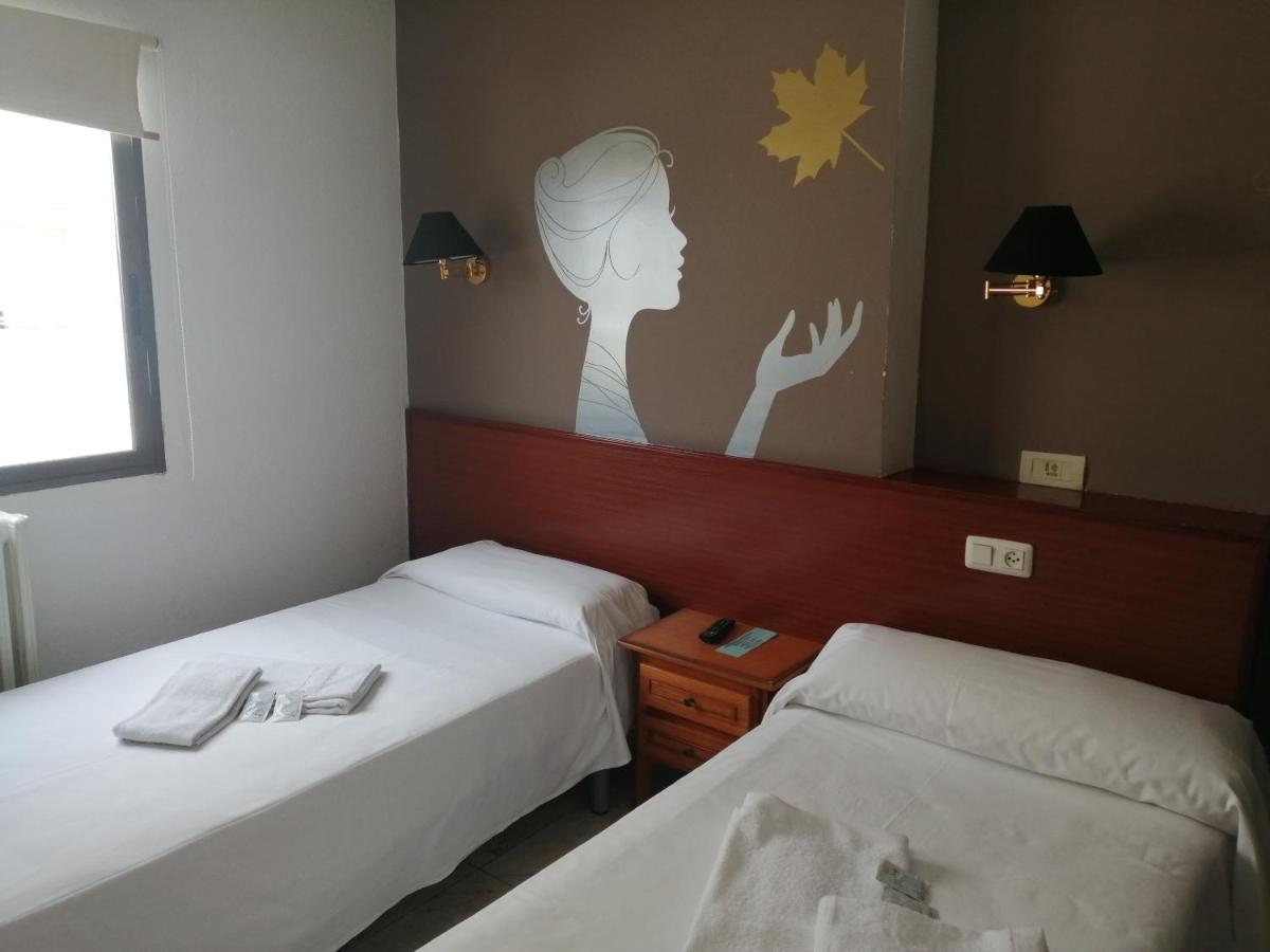 Hostal Jaime I Huesca Esterno foto
