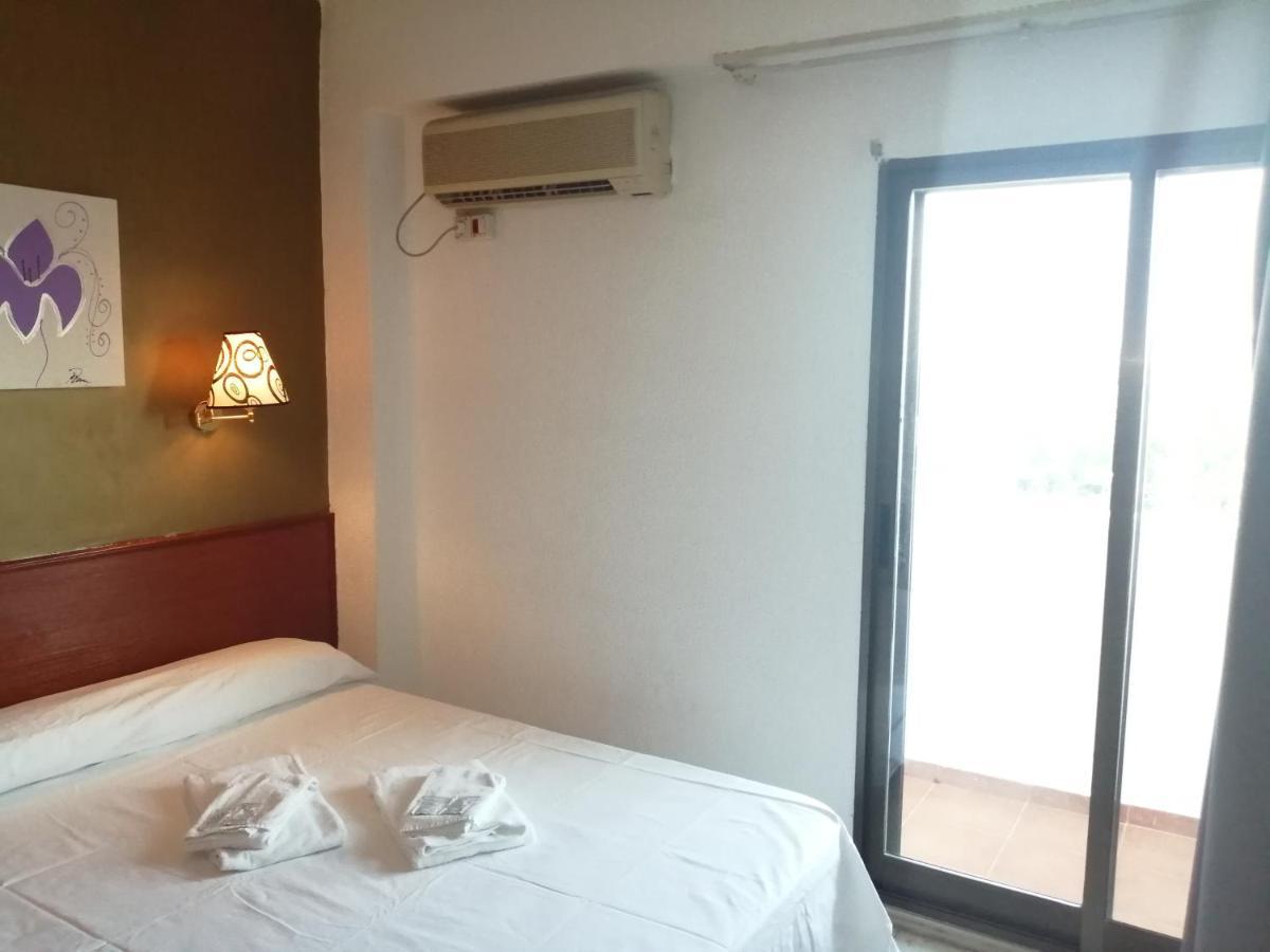Hostal Jaime I Huesca Esterno foto