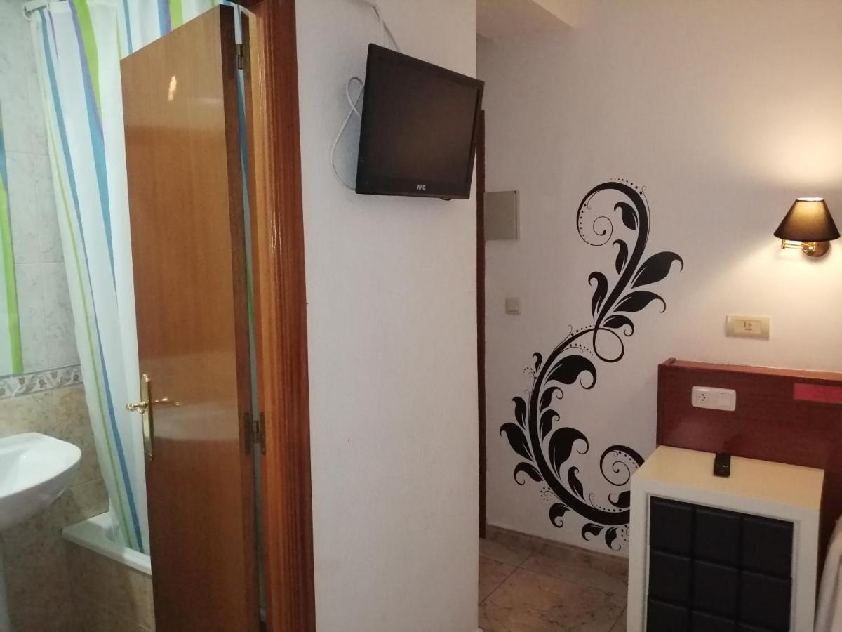 Hostal Jaime I Huesca Esterno foto
