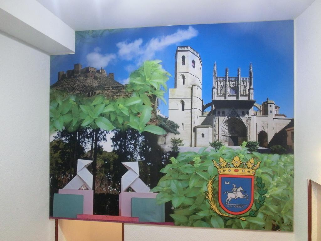Hostal Jaime I Huesca Esterno foto