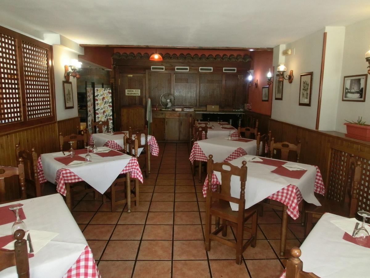 Hostal Jaime I Huesca Esterno foto