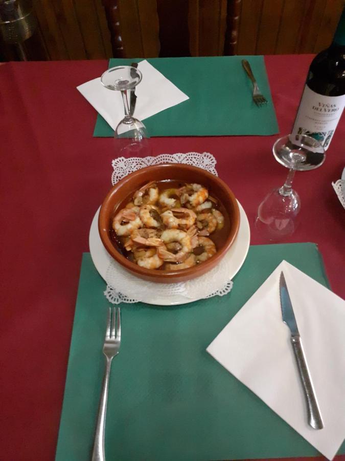 Hostal Jaime I Huesca Esterno foto