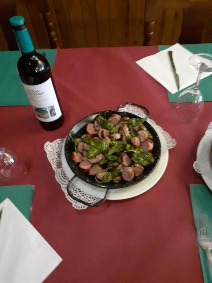 Hostal Jaime I Huesca Esterno foto