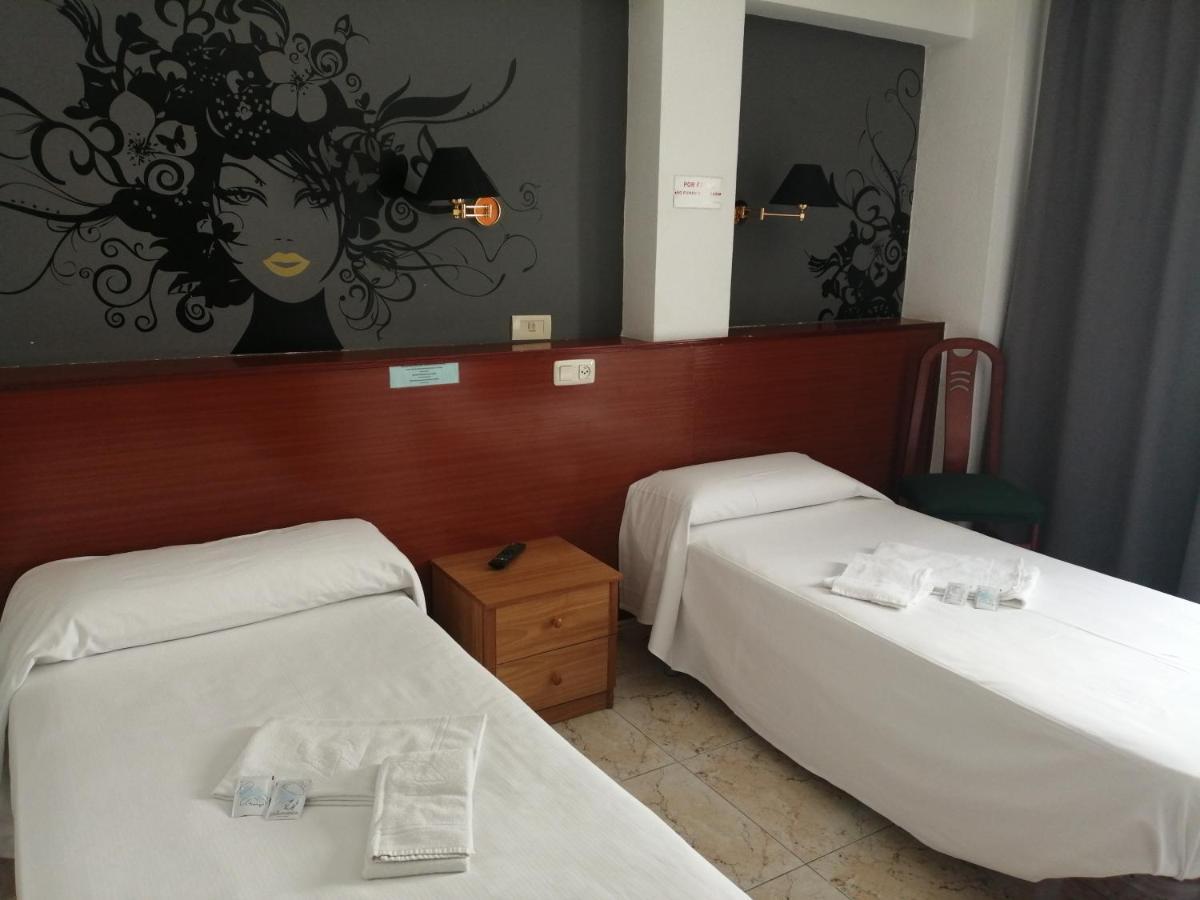 Hostal Jaime I Huesca Esterno foto